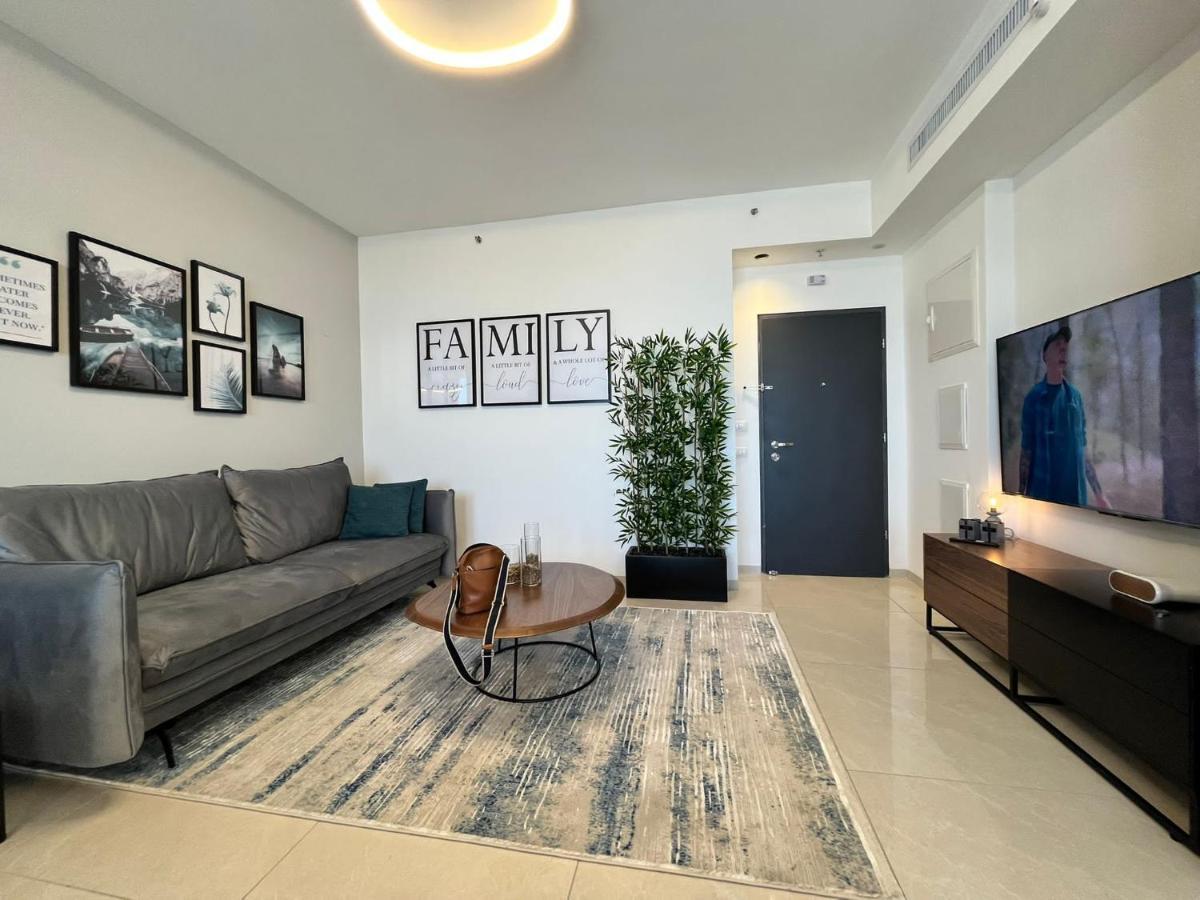New Luxuries 3 Bedroom Apartment In J Tower Baitulmaqdis Luaran gambar